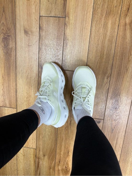 On Running Shoes - On Cloud Women's Pale Yellow Running Shoes size 8.5